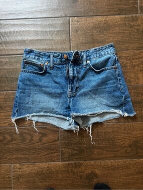 Madewell Relaxed Denim Shorts Size 26 Medium Wash Cut Off Frayed Hem